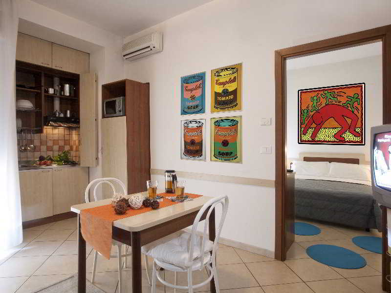 Residence Mediterraneo Римини Экстерьер фото