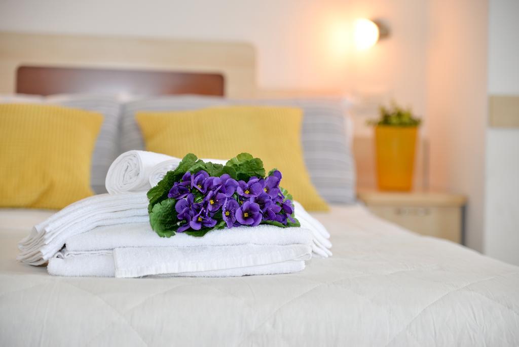 Residence Mediterraneo Римини Экстерьер фото