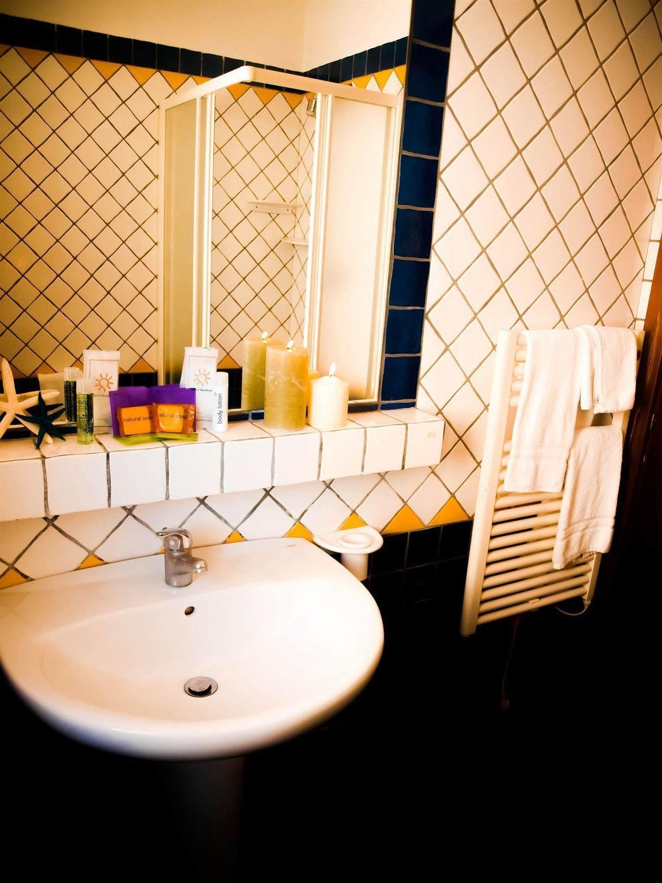 Residence Mediterraneo Римини Экстерьер фото